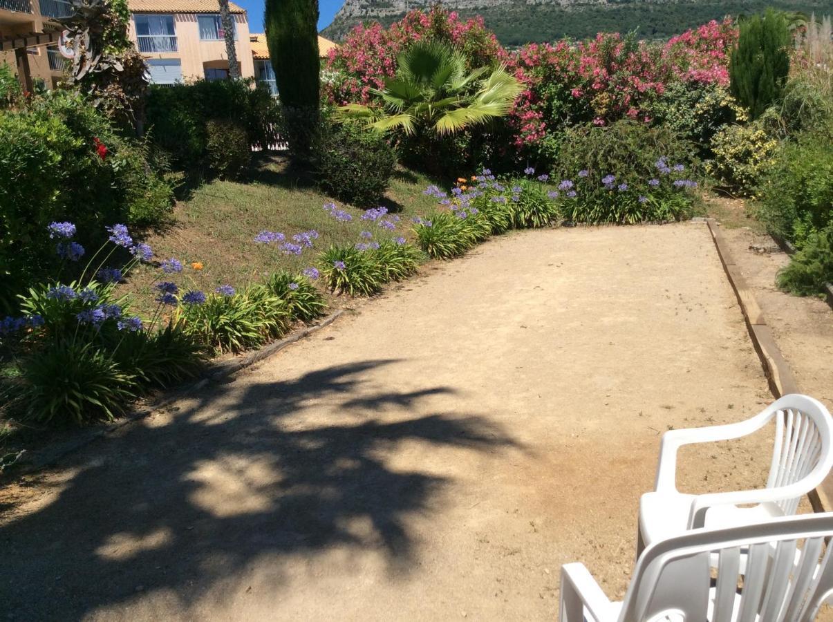 Au Calme Dans Hameau Fleuri Joli Studio 3 Pers Piscine Parking Wi-Fi Ванс Екстериор снимка